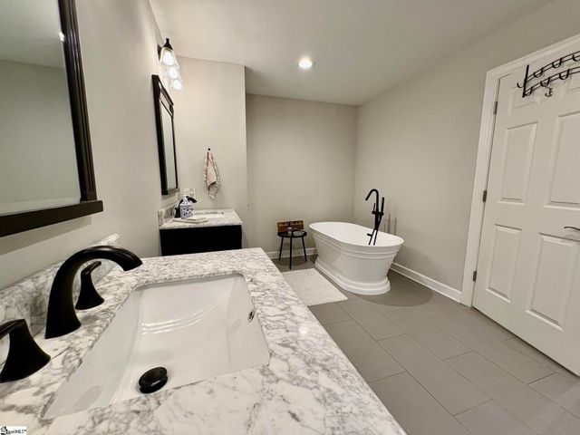 19 Linkside Lane, Taylors, SC 29687