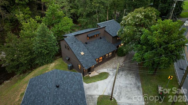 1754 Lake Tahoma Road, Marion, NC 28752