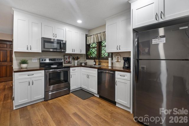 1754 Lake Tahoma Road, Marion, NC 28752