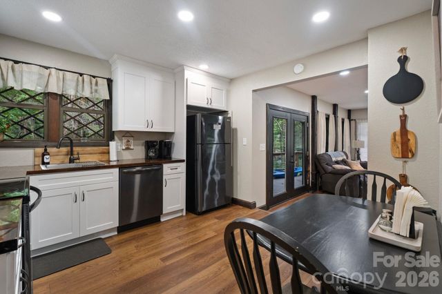 1754 Lake Tahoma Road, Marion, NC 28752