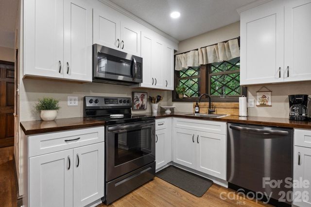 1754 Lake Tahoma Road, Marion, NC 28752