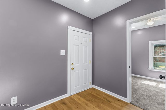 6674 Rutledge Rd, Louisville, KY 40258