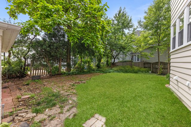 285 Hill Avenue 2, Glen Ellyn, IL 60137