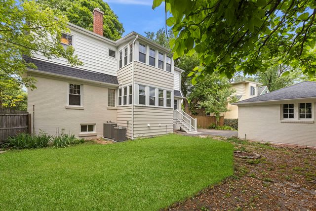 285 Hill Avenue 2, Glen Ellyn, IL 60137