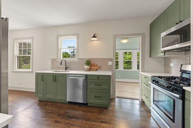 285 Hill Avenue 2, Glen Ellyn, IL 60137