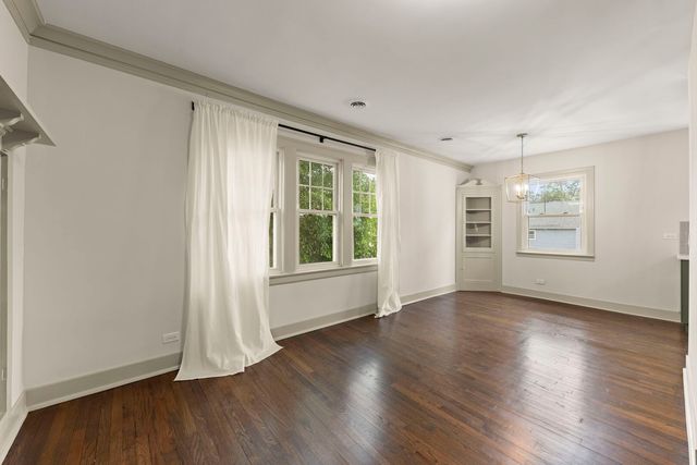 285 Hill Avenue 2, Glen Ellyn, IL 60137