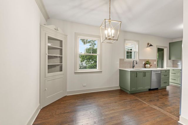 285 Hill Avenue 2, Glen Ellyn, IL 60137