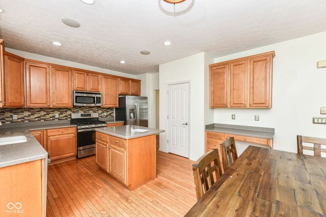 13973 Avalon E Drive, Fishers, IN 46037