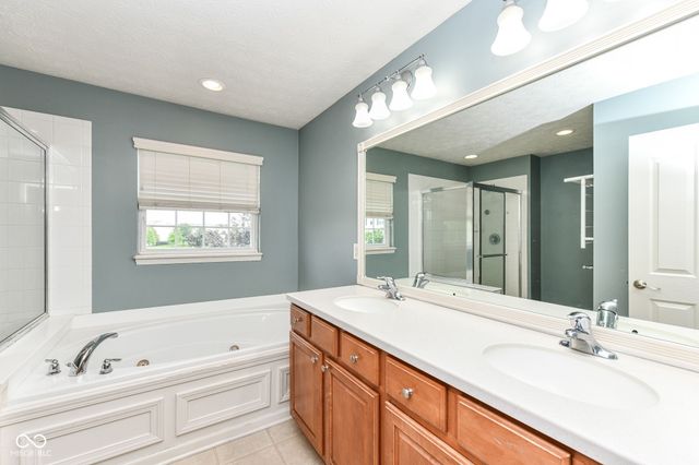 13973 Avalon E Drive, Fishers, IN 46037
