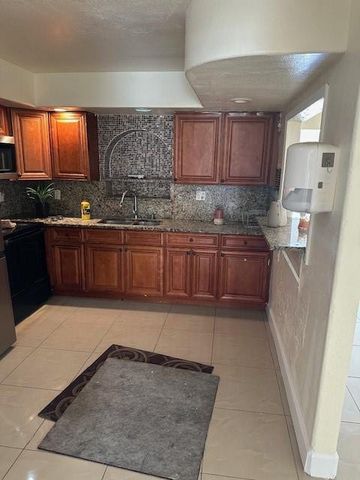 7807 W Kimberly Boulevard, North Lauderdale, FL 33068
