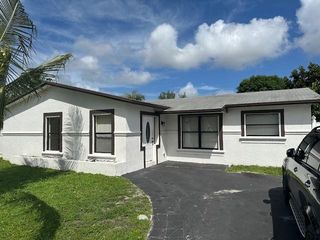 7807 W Kimberly Boulevard, North Lauderdale, FL 33068