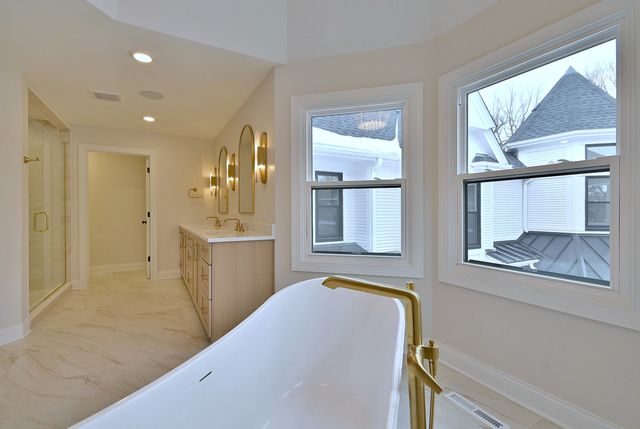 254 E South Street, Elmhurst, IL 60126