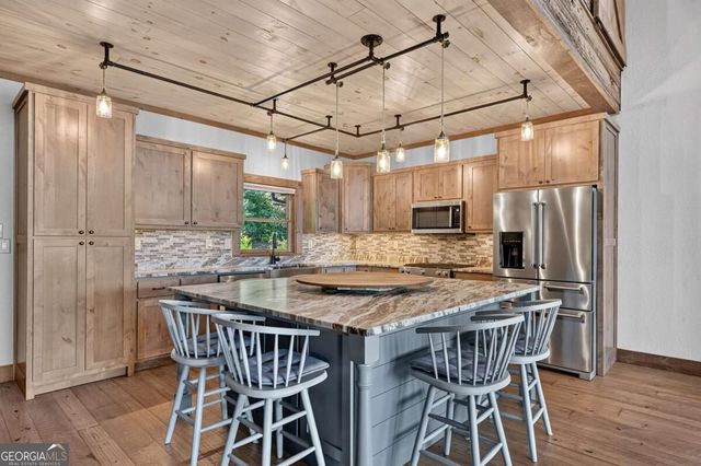 320 Amber Ridge, Blue Ridge, GA 30513