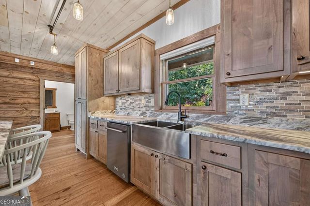 320 Amber Ridge, Blue Ridge, GA 30513