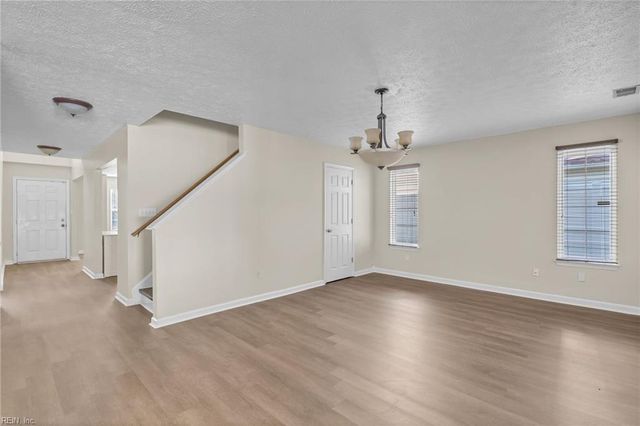 746 Kings Ridge DR, Newport News, VA 23608