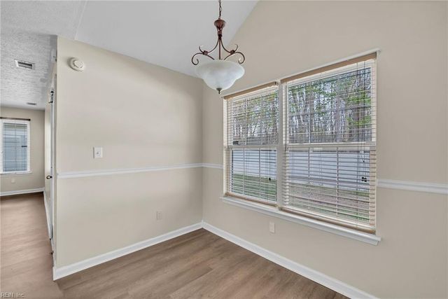 746 Kings Ridge DR, Newport News, VA 23608