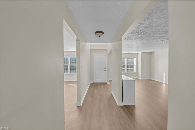 746 Kings Ridge DR, Newport News, VA 23608