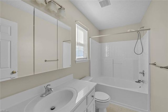 746 Kings Ridge DR, Newport News, VA 23608