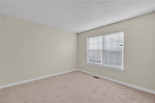 746 Kings Ridge DR, Newport News, VA 23608