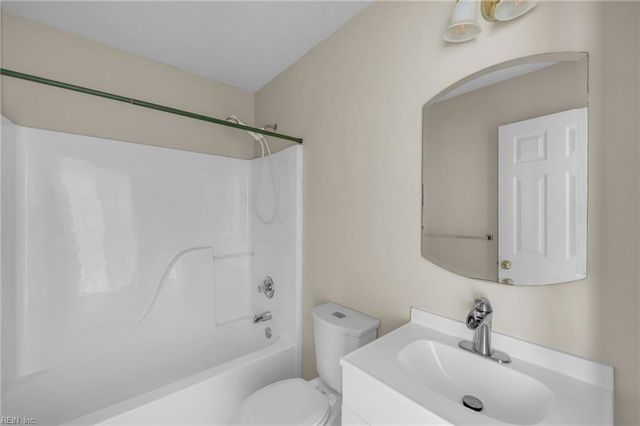 746 Kings Ridge DR, Newport News, VA 23608