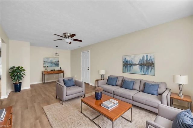 746 Kings Ridge DR, Newport News, VA 23608