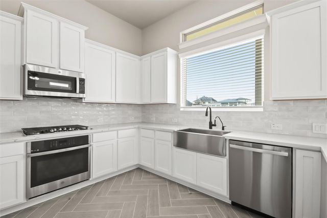 132 Peninsula Point Drive, Montgomery, TX 77356