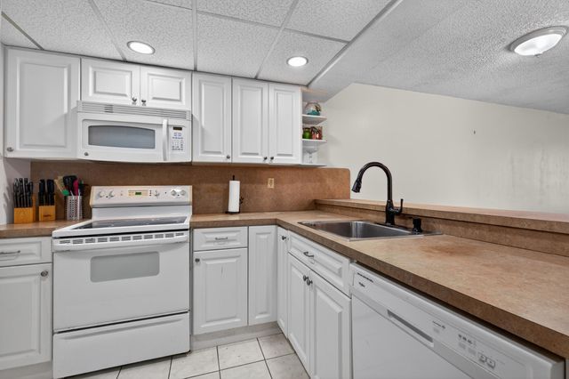 1340 E Golfview Drive, Pembroke Pines, FL 33026