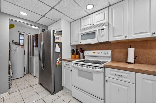 1340 E Golfview Drive, Pembroke Pines, FL 33026