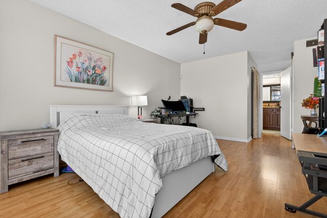 1340 E Golfview Drive, Pembroke Pines, FL 33026