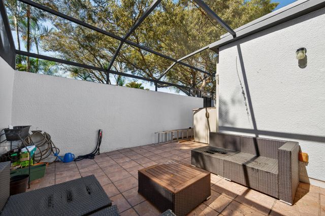 1340 E Golfview Drive, Pembroke Pines, FL 33026