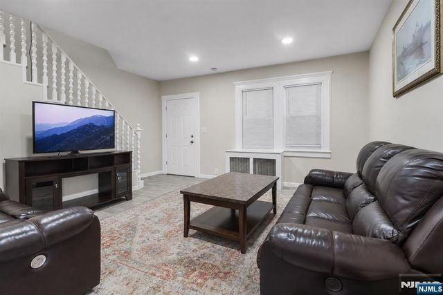 9 Sycamore Street, Bloomfield, NJ 07003
