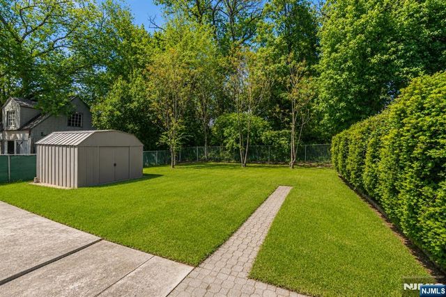 9 Sycamore Street, Bloomfield, NJ 07003