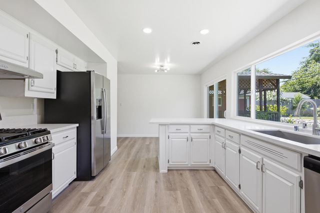 2209 Cervantes Dr, Rancho Cordova, CA 95670
