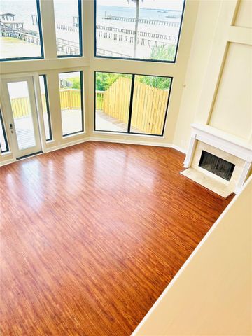 807 Kipp Avenue B, Kemah, TX 77565