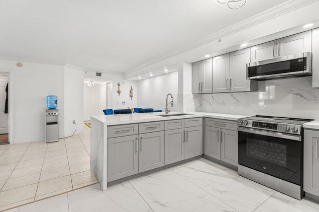 4180 W San Marino Boulevard 107, West Palm Beach, FL 33409