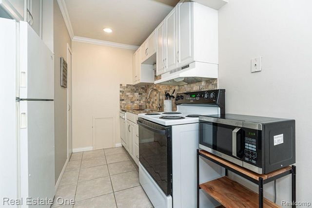 803 Plate Street 204, Rochester, MI 48307