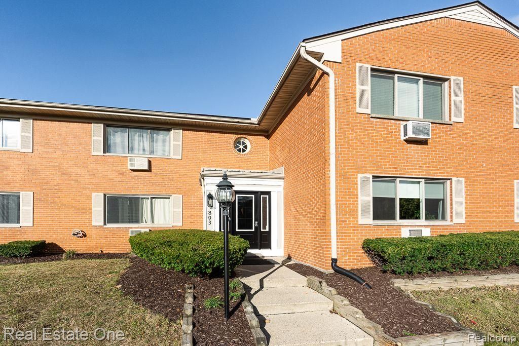 803 Plate Street 204, Rochester, MI 48307