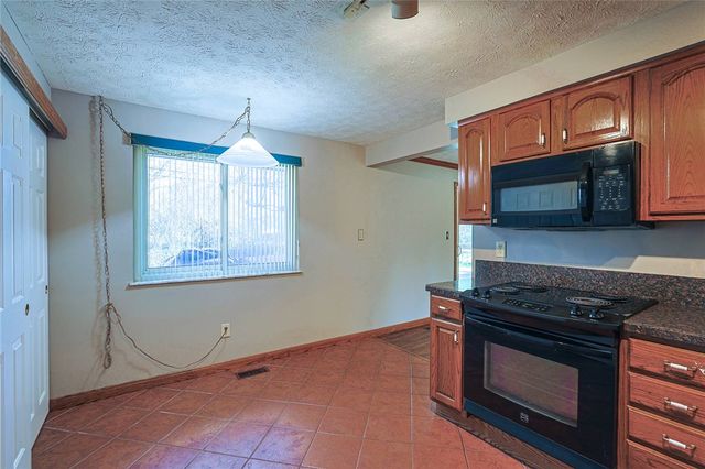 211 Katy Lane, Englewood, OH 45322