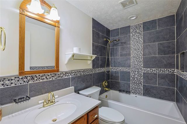 211 Katy Lane, Englewood, OH 45322