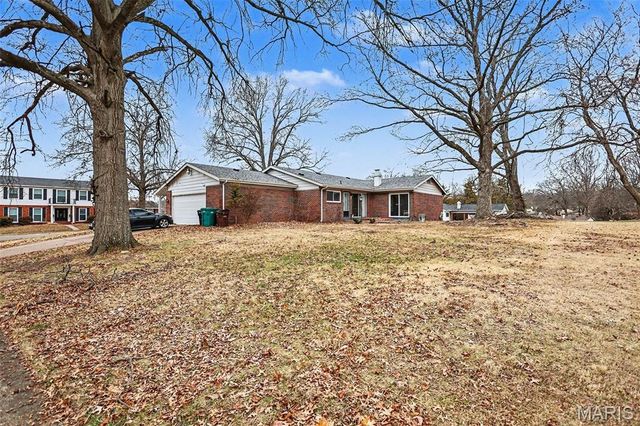 11720 Sheffield Drive, Florissant, MO 63033