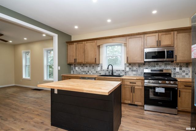 7113 S DEPOT Street, Bartonville, IL 61607