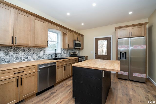 7113 S DEPOT Street, Bartonville, IL 61607