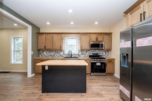 7113 S DEPOT Street, Bartonville, IL 61607