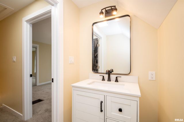 7113 S DEPOT Street, Bartonville, IL 61607