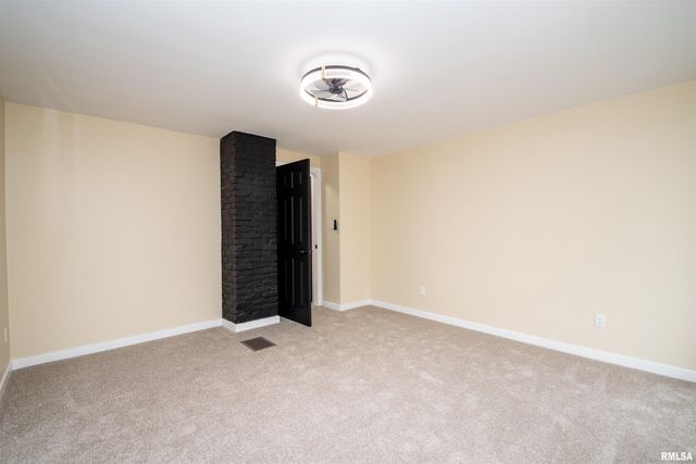 7113 S DEPOT Street, Bartonville, IL 61607