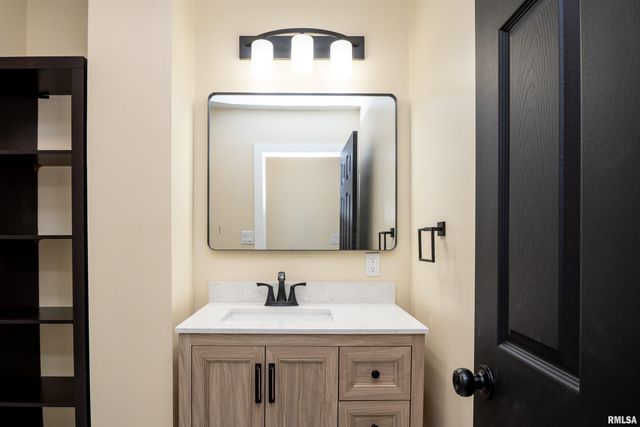 7113 S DEPOT Street, Bartonville, IL 61607