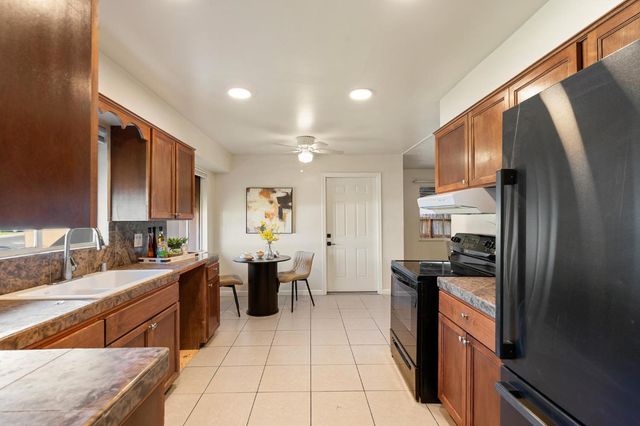 5714 Claremont Ave, Stockton, CA 95207