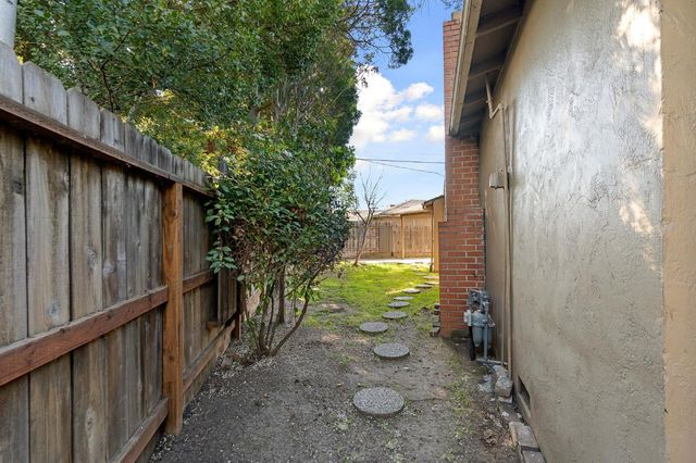 5714 Claremont Ave, Stockton, CA 95207