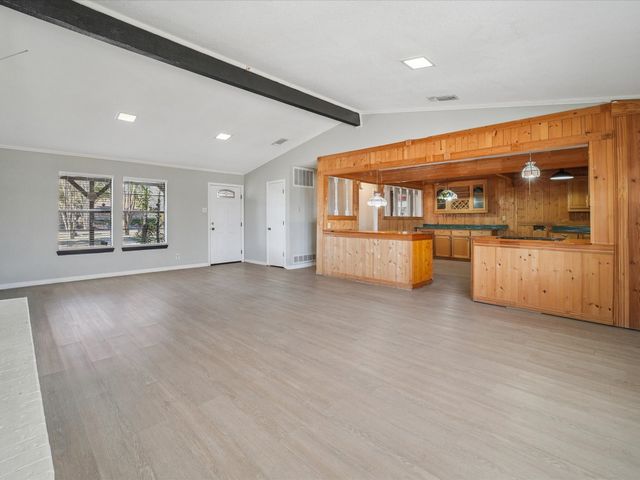 175 Creekview Drive E, Red Oak, TX 75154