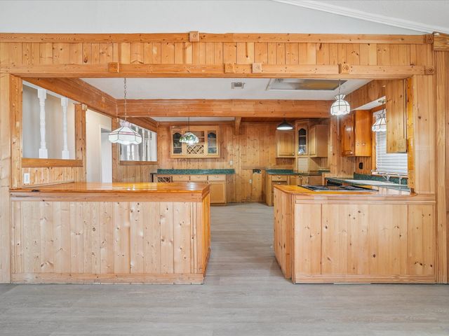 175 Creekview Drive E, Red Oak, TX 75154